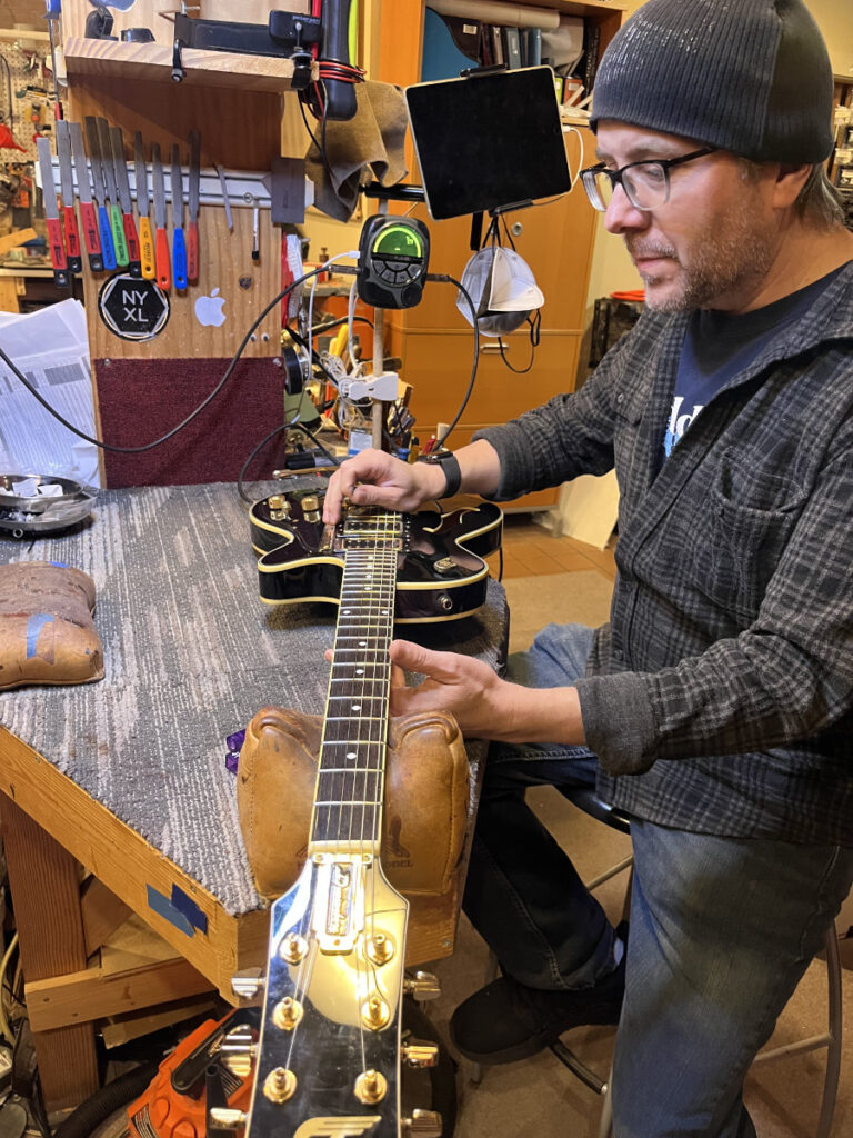 scott bond in the repair shop at fat cat custom guitars 03